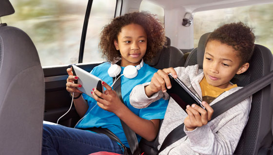 kids-in-car-wifi